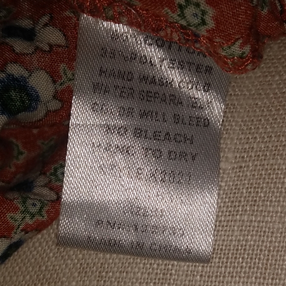 Umgee Floral Boho Flowing V Neck Blouse with elastic Quarter Sleeves Size Medium - Picture 6 of 7